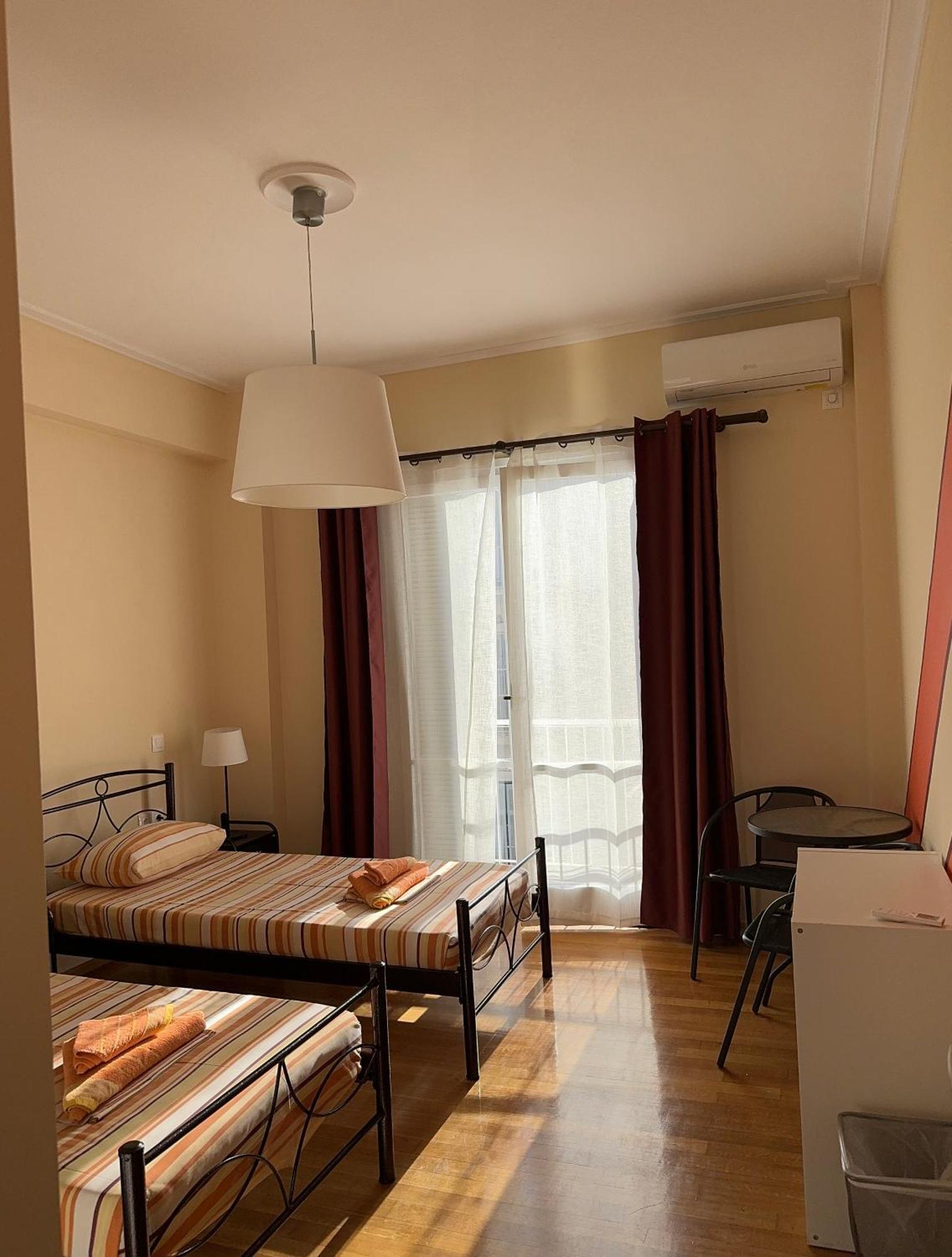 Petaluda House 5 Bed and Breakfast Atenas Exterior foto