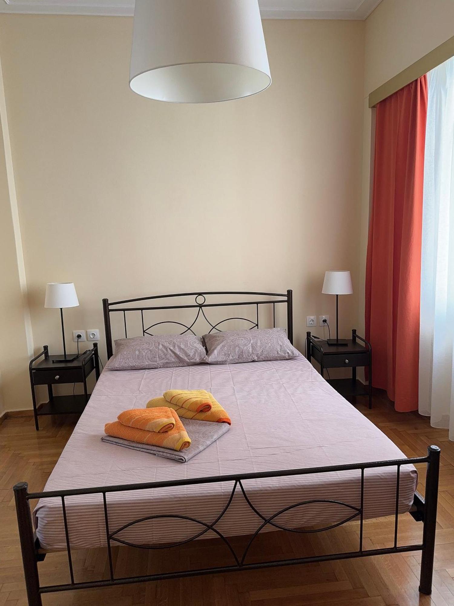 Petaluda House 5 Bed and Breakfast Atenas Exterior foto